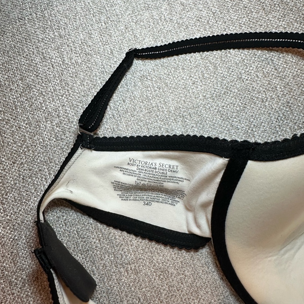 Victoria's Secret Bundle - Picture 5 of 9
